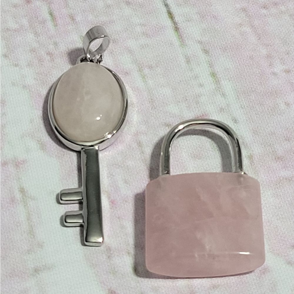 Rose Quartz Lock & Key Pendant - Picture 5 of 14